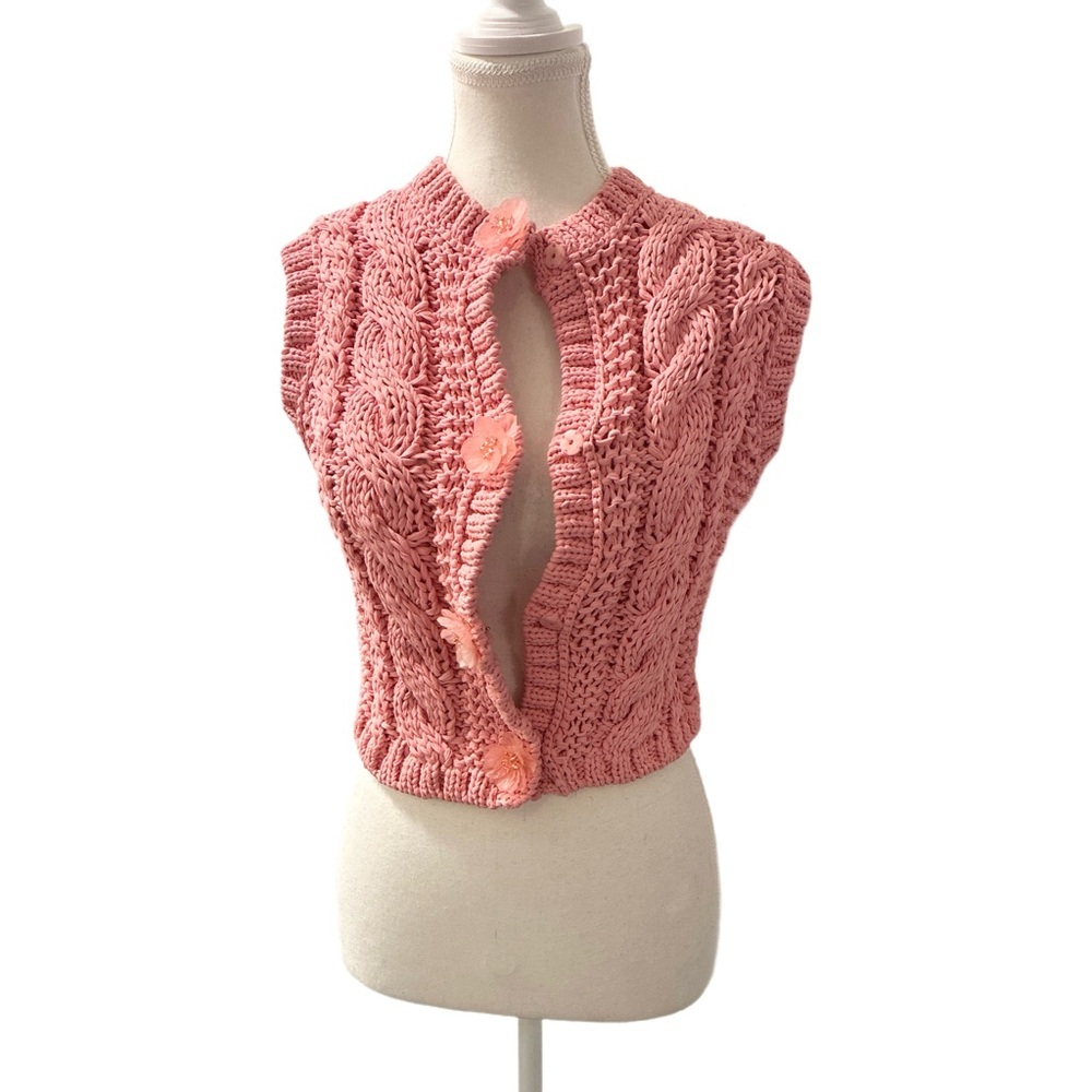 Zara NWOT Candy Pink Cable Knit Sleeveless Vest with Flower Buttons Size Small - Picture 3 of 8